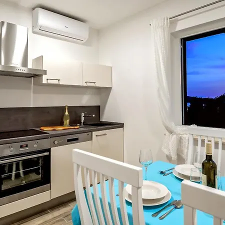 Apartment Spacious With Pool And Jacuzzi *