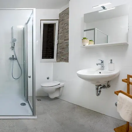 Spacious With Pool And Jacuzzi Trogir