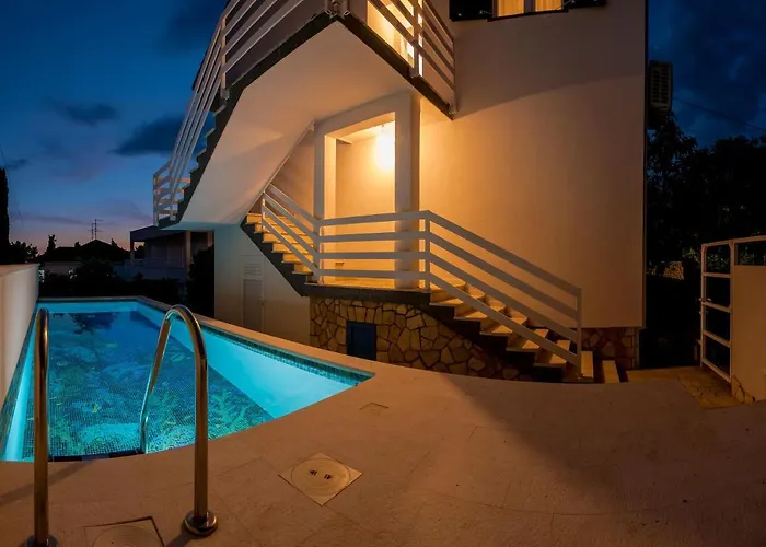 Jacuzzi Apartment