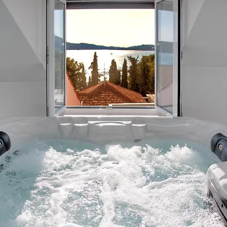 Spacious With Pool And Jacuzzi Apartman *